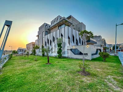 بحریہ ٹاؤن فیز 8 بحریہ ٹاؤن راولپنڈی,راولپنڈی میں 7 کمروں کا 19 مرلہ مکان 5.6 کروڑ میں برائے فروخت۔ بحریہ ٹاؤن فیز 8 بحریہ ٹاؤن راولپنڈی,راولپنڈی میں 7 کمروں کا 19 مرلہ مکان 5.6 کروڑ میں برائے فروخت۔