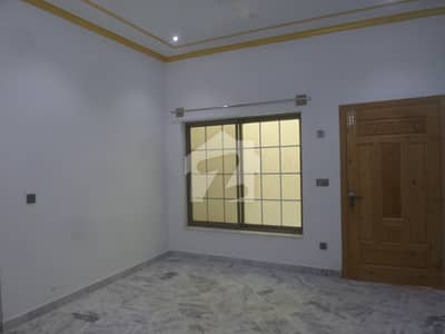 I-8 Upper Portion Sized 14 Marla For rent