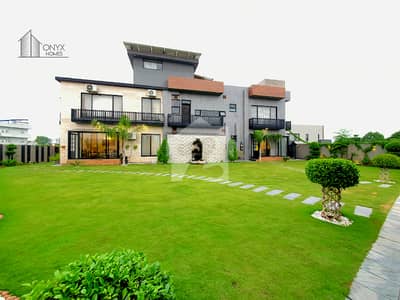 Corner 2 Kanal Luxurious House With 2 Side Approach At Height Location