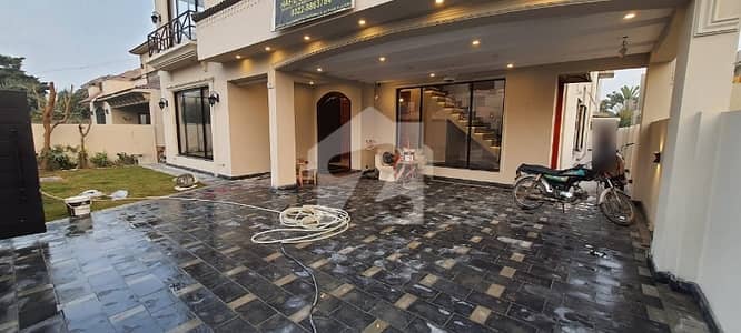 Spacious 1 Kanal House Available For Sale In DHA Phase 4