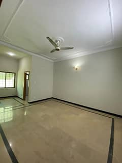 Upper Portion Of 14 Marla Available In I-8/4