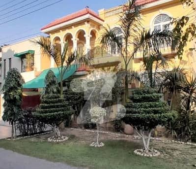 4 YEARS OLD 11-MARLA ELEGANT AND SUPER HOT LOCATED BUNGALOW IS AVAILABLE IN THE BEST BLOCK OF DHA LAHORE. 4 YEARS OLD 11-MARLA ELEGANT AND SUPER HOT LOCATED BUNGALOW IS AVAILABLE IN THE BEST BLOCK OF DHA LAHORE.