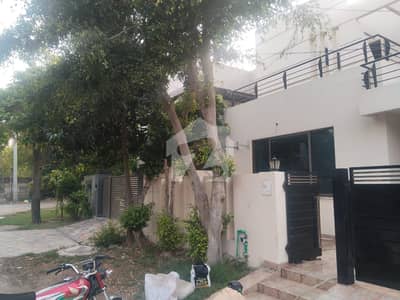 ڈی ایچ اے فیز 2 - بلاک ایس فیز 2,ڈیفنس (ڈی ایچ اے),لاہور میں 4 کمروں کا 10 مرلہ مکان 4.75 کروڑ میں برائے فروخت۔ ڈی ایچ اے فیز 2 - بلاک ایس فیز 2,ڈیفنس (ڈی ایچ اے),لاہور میں 4 کمروں کا 10 مرلہ مکان 4.75 کروڑ میں برائے فروخت۔