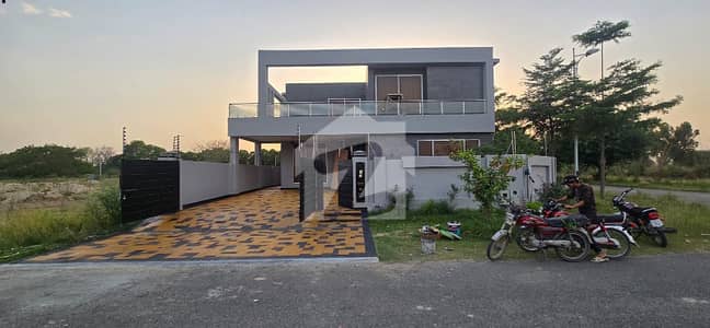 SYED BROTHERS PROUDLY OFFERS: 1-Kanal Elegant And Fully Maintained Modern Design Bungalow Is Available In The Best Block Of DHA Lahore.