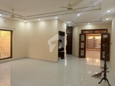 1 Kanal floor For Office Use In G1 Block Johar Town Lahore