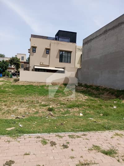 بحریہ ٹاؤن - اوورسیزبی بحریہ ٹاؤن اوورسیز انکلیو,بحریہ ٹاؤن,لاہور میں 10 مرلہ رہائشی پلاٹ 2.15 کروڑ میں برائے فروخت۔