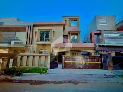 10 MARLA HOUSE AVAILABLE FOR RENT IN JASMINE BLOCK BAHRIA TOWN LAHORE. 10 MARLA HOUSE AVAILABLE FOR RENT IN JASMINE BLOCK BAHRIA TOWN LAHORE.