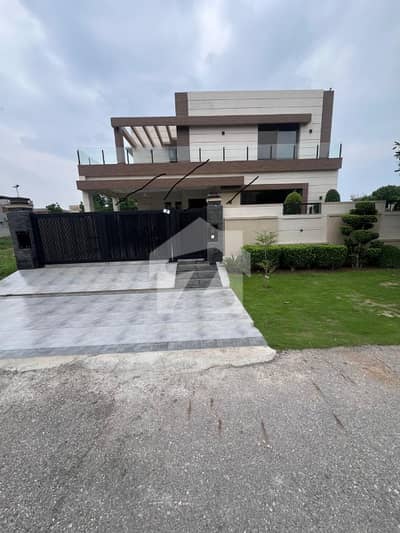 1 Kanal Top Location Bungalow With 2 Servant Quarter Basement Is Available In The Best Block Of DHA Lahore. 1 Kanal Top Location Bungalow With 2 Servant Quarter Basement Is Available In The Best Block Of DHA Lahore.