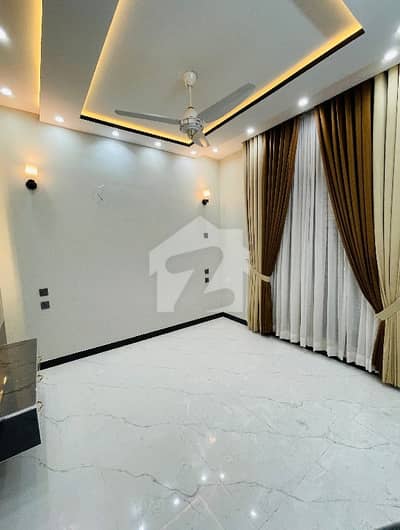 Stunning and affordable Prime Location House available for sale in Royal Palm City - Block H Stunning and affordable Prime Location House available for sale in Royal Palm City - Block H