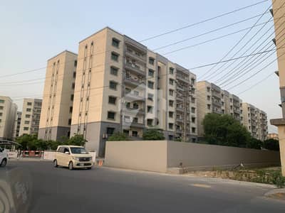 عسکری 11 ۔ سیکٹر بی اپارٹمنٹس عسکری 11,عسکری,لاہور میں 4 کمروں کا 12 مرلہ فلیٹ 4.5 کروڑ میں برائے فروخت۔