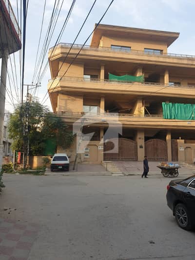 سیٹیلائیٹ ٹاؤن - بلاک ڈی سیٹیلائیٹ ٹاؤن,راولپنڈی میں 7 کمروں کا 6 مرلہ مکان 9.0 کروڑ میں برائے فروخت۔ سیٹیلائیٹ ٹاؤن - بلاک ڈی سیٹیلائیٹ ٹاؤن,راولپنڈی میں 7 کمروں کا 6 مرلہ مکان 9.0 کروڑ میں برائے فروخت۔