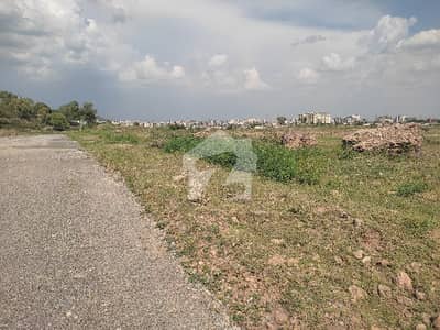 CORNOR PLOT FOR SALE IN E 12 /1