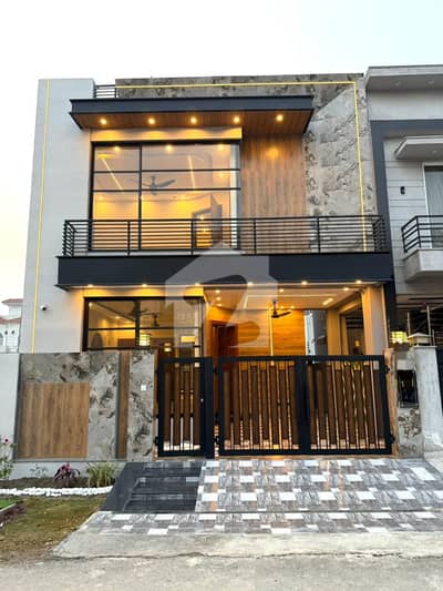 Exceptional 5-Marla Modern Home For Sale In DHA Lahore Phase 9 3 Master Bedrooms, Contemporary Company Kitchen, TV Lounge, Drawing &Amp; Dining Spaces, Easy Access, And Prime Location Dont Miss This Opportunity!
