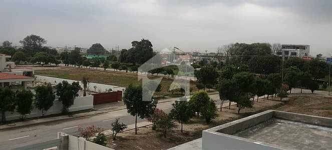 1 Kanal Prime Location Plot Near Park & Commercial - Sui Gas Phase 1