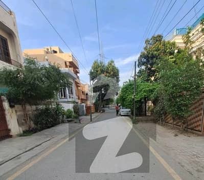 Prominently-Located House Available In Allama Iqbal Town - Mehran Block For sale Prominently-Located House Available In Allama Iqbal Town - Mehran Block For sale