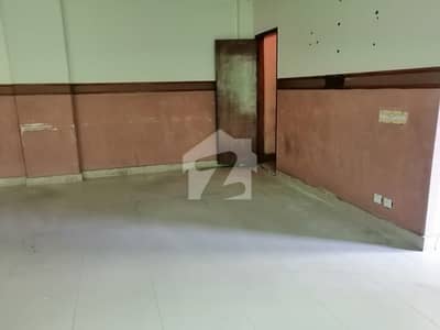 وحدت روڈ لاہور میں 2 کنال عمارت 18.0 کروڑ میں برائے فروخت۔