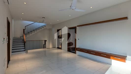 FOR RENT Designer Triple Storey Duplex House 6-Bedrooms F_6/2