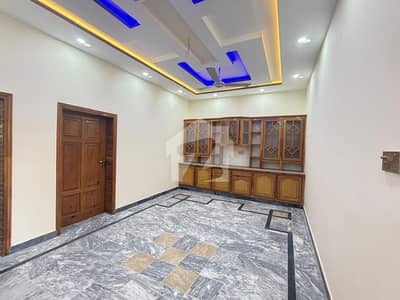 حیات آباد فیز 6 - ایف10 حیات آباد فیز 6,حیات آباد,پشاور میں 9 کمروں کا 7 مرلہ مکان 4.0 کروڑ میں برائے فروخت۔