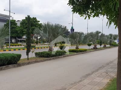 Prime Location, South open, walking from Giga Mall 1 Kanal Plot