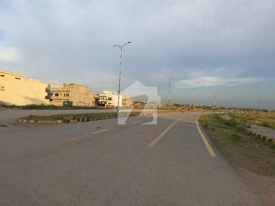 جی ۔ 14/2 جی ۔ 14,اسلام آباد میں 11 مرلہ رہائشی پلاٹ 3.85 کروڑ میں برائے فروخت۔