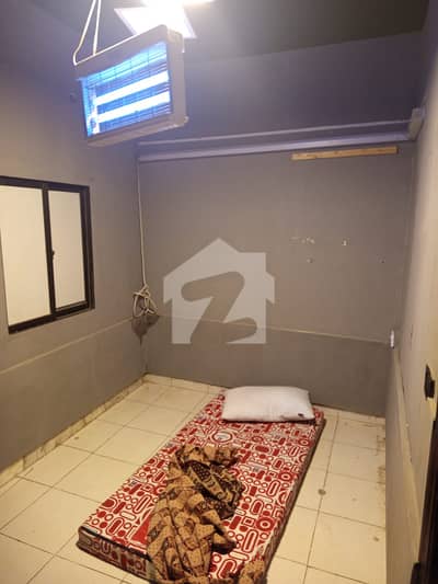 کلفٹن ۔ بلاک 9 کلفٹن,کراچی میں 5 کمروں کا 10 مرلہ مکان 2.5 لاکھ میں کرایہ پر دستیاب ہے۔