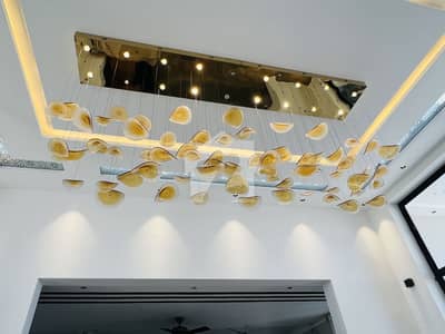 بیدیاں روڈ لاہور میں 3 کمروں کا 8 کنال فارم ہاؤس 13.0 کروڑ میں برائے فروخت۔