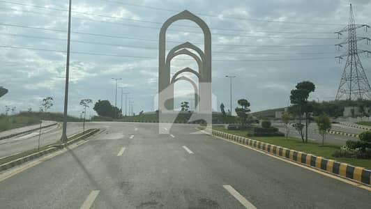 Top location 1kanal Level Plot On 4th Avenue Sector B Commending Height , DHA Phase 5 Top location 1kanal Level Plot On 4th Avenue Sector B Commending Height , DHA Phase 5