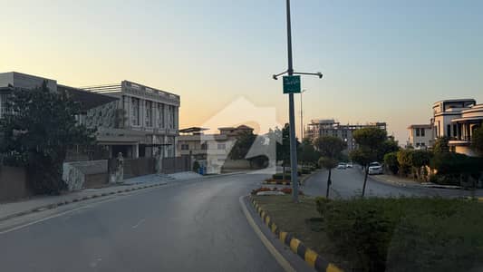 10 Marla Prime Location Sector J Near Gate 7 Plot For Sale