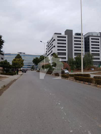 ZARAJ HOUSING SCHEME 14 Marla Plot Best Loaction