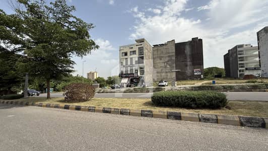 1 Kanal Plot On Main Tipu Boulevard Available On V Good Price