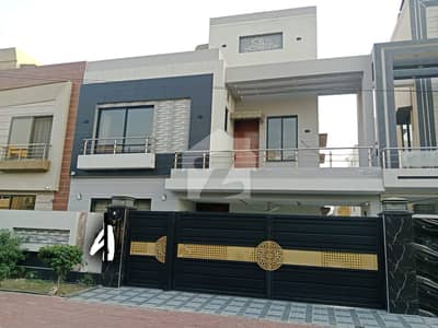 10 Marla Like New Upper Portion Available For Rent In Bahria Town Lahore