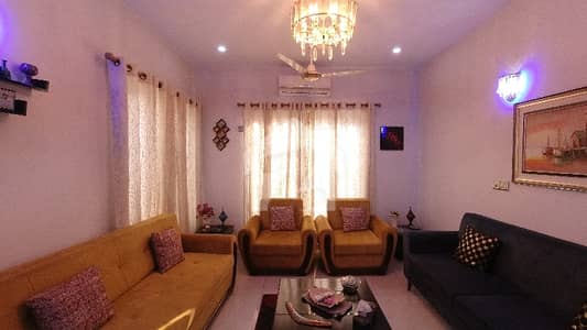 پی ای سی ایچ ایس بلاک 2 پی ای سی ایچ ایس,جمشید ٹاؤن,کراچی میں 4 کمروں کا 12 مرلہ زیریں پورشن 6.5 کروڑ میں برائے فروخت۔