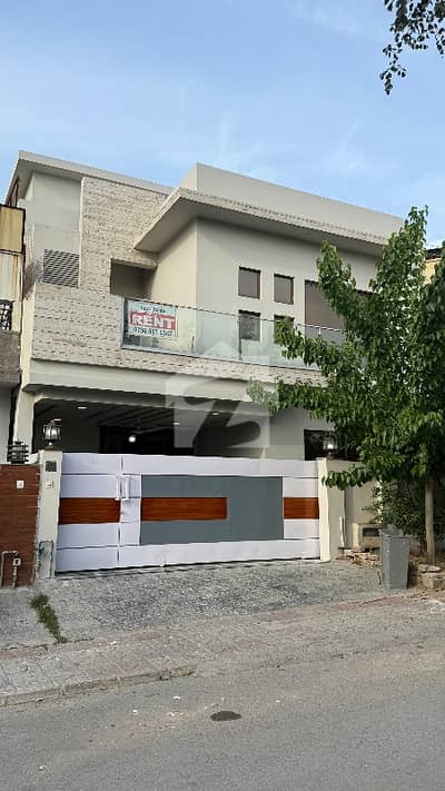 ڈی ایچ اے فیز 2 - سیکٹر ای ڈی ایچ اے ڈیفینس فیز 2,ڈی ایچ اے ڈیفینس,اسلام آباد میں 5 کمروں کا 10 مرلہ مکان 2.15 لاکھ میں کرایہ پر دستیاب ہے۔