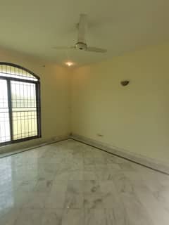 10 Marla Solid Owner Build House For Sale 10 Marla Solid Owner Build House For Sale
