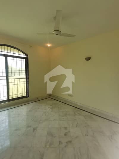 10 Marla Solid Owner Build House For Sale