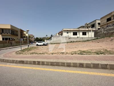 Boulevard Corner Plot For Sale In Phase 2