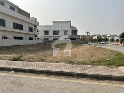 Very Hot And Prime Location Pease Full Area Plot For Sale With 6 Marla Extra Land