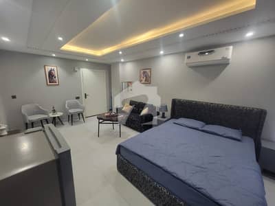 Studio Fully Furnished Facing 33 Kanal Park Family Building
