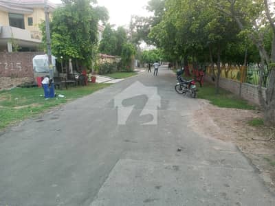 پی جی ای سی ایچ ایس فیز 2 پنجاب گورنمنٹ ایمپلائیز سوسائٹی,لاہور میں 10 مرلہ رہائشی پلاٹ 1.8 کروڑ میں برائے فروخت۔ پی جی ای سی ایچ ایس فیز 2 پنجاب گورنمنٹ ایمپلائیز سوسائٹی,لاہور میں 10 مرلہ رہائشی پلاٹ 1.8 کروڑ میں برائے فروخت۔