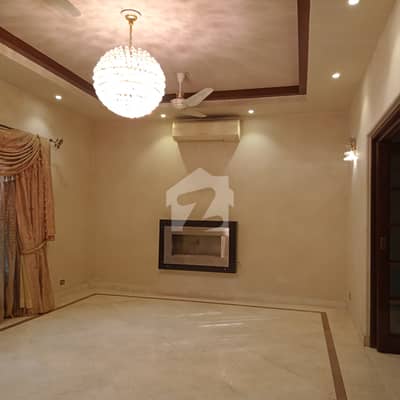 One Kanal Beautiful House For Sale One Kanal Beautiful House For Sale