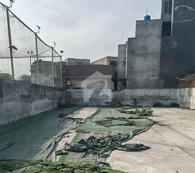 الحمرا ٹاؤن لاہور میں 1 کنال کمرشل پلاٹ 1.2 لاکھ میں کرایہ پر دستیاب ہے۔