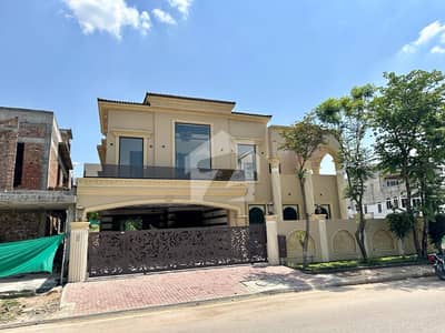 بحریہ انٹلیکچول ویلج بحریہ ٹاؤن راولپنڈی,راولپنڈی میں 6 کمروں کا 2 کنال مکان 26.5 کروڑ میں برائے فروخت۔ بحریہ انٹلیکچول ویلج بحریہ ٹاؤن راولپنڈی,راولپنڈی میں 6 کمروں کا 2 کنال مکان 26.5 کروڑ میں برائے فروخت۔