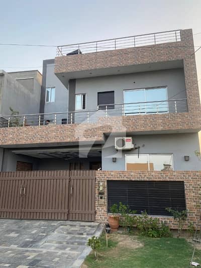 10 Marla Good Looking House Prime Location Of LDA Avenue One