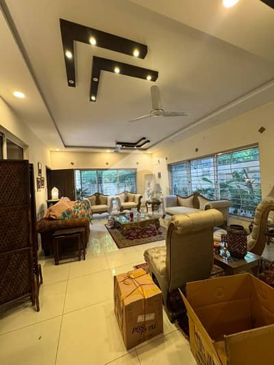 F-10 Double Storey House Excellent 1000 Square Yard House Proper 6 Bedrooms, 6 Attached Bathrooms Modern Fittings And Tiled Floor TV Lounge, Drawing Dining, 1 Kitchen
