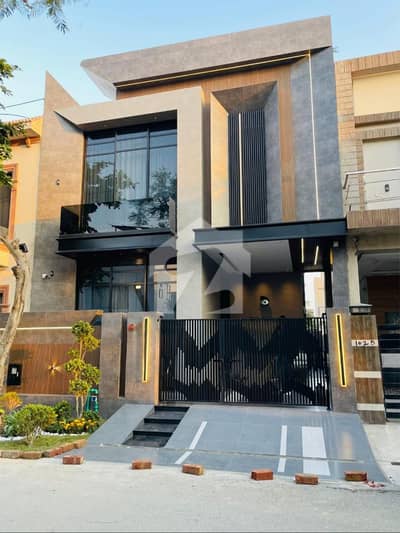 5 Marla Ultra Modern Design Fully Furnished House For Sale In DHA 9 Town
