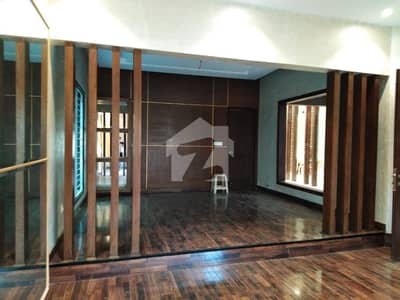 Get This Amazing Prime Location 1000 Square Yards House Available In DHA Phase 8