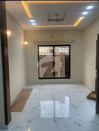 پیراگون سٹی لاہور میں 3 کمروں کا 4 مرلہ مکان 1.85 کروڑ میں برائے فروخت۔