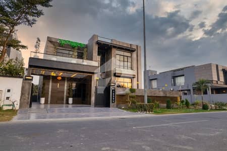 10 Marla Brand New House Available On Rent Bahria Town Lahore