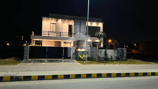 ڈی ایچ اے فیز 6 ڈیفنس (ڈی ایچ اے),لاہور میں 5 کمروں کا 1 کنال مکان 10.25 کروڑ میں برائے فروخت۔ ڈی ایچ اے فیز 6 ڈیفنس (ڈی ایچ اے),لاہور میں 5 کمروں کا 1 کنال مکان 10.25 کروڑ میں برائے فروخت۔
