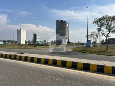 Hot Commercial Spot Near Expressway | High Potential